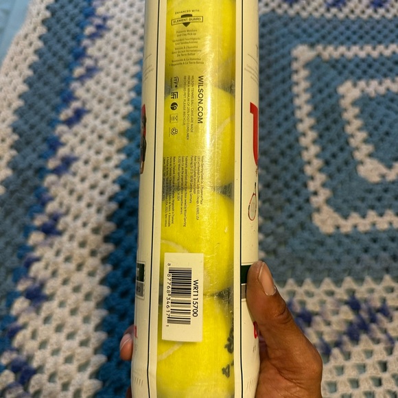 Wilson tennis balls (4pc) - Picture 2 of 2